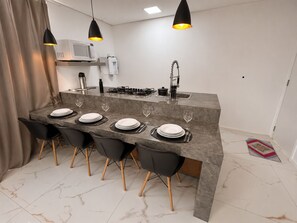 Fridge, electric kettle, toaster, toaster oven - Aconchego de Lugar - Eri&Douglas (Belo Horizonte)