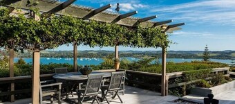 Luxury Five Bedroom Private Beach Estate with Starlink