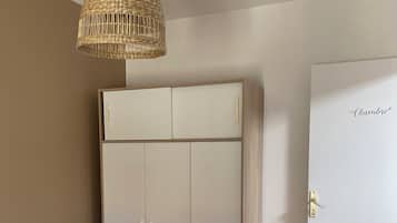 1 habitación y ropa de cama