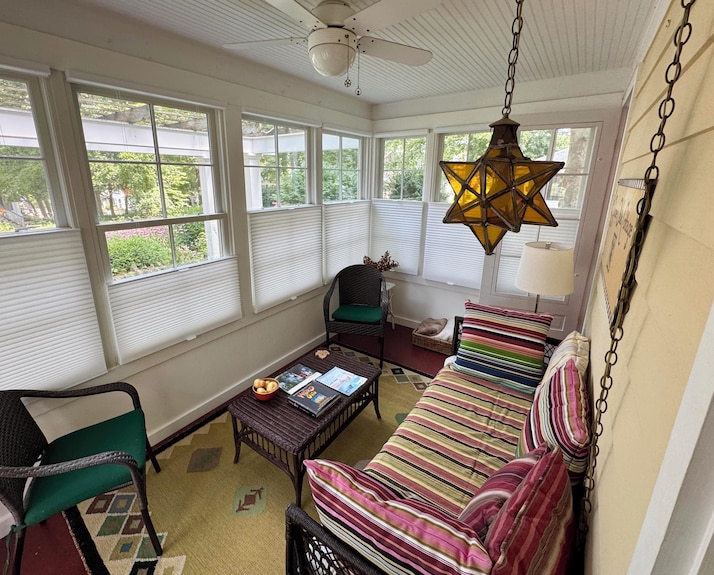 328 Cherry Close Walk To Downtown And Pool - Marblehead, OH