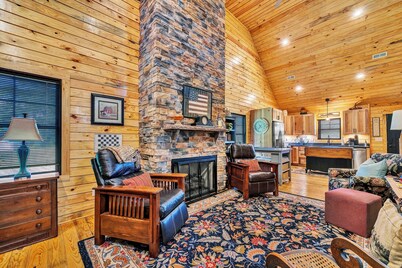 Retreat By The Creek …near the charming town of New Castle and hiking trails