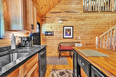 Retreat By The Creek …near the charming town of New Castle and hiking trails