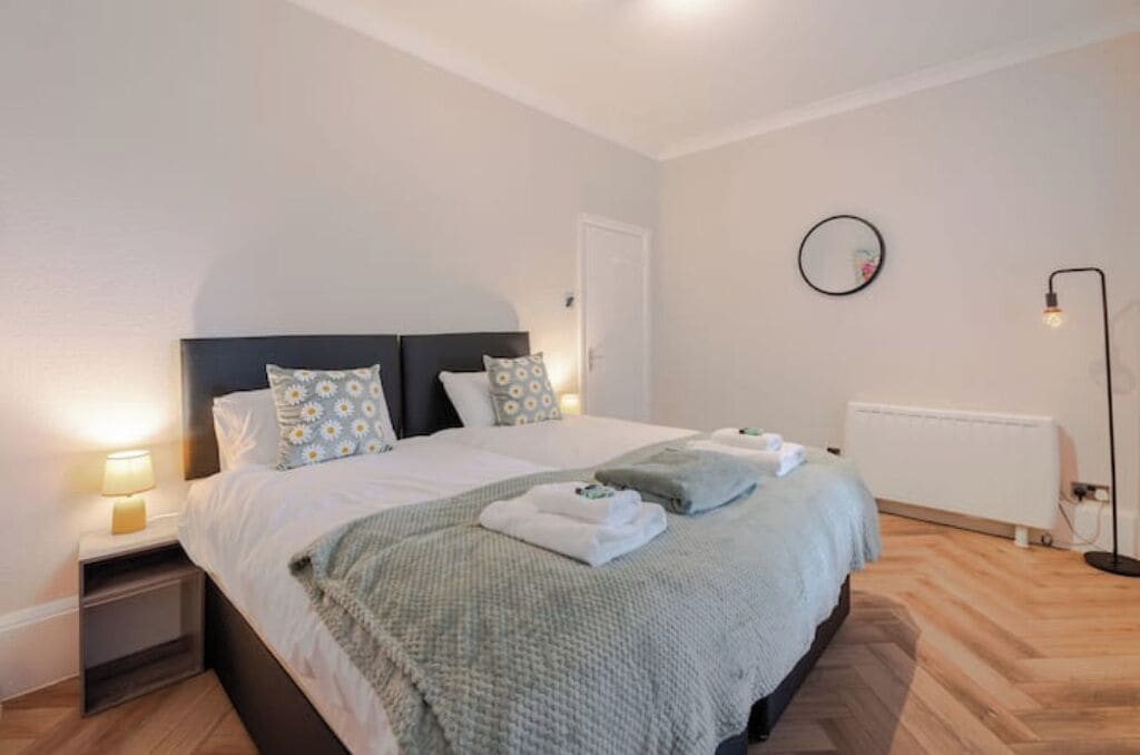 2 bedrooms, iron/ironing board, WiFi, bed sheets