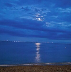 Beach - Seaside, 2 bedrooms, 5 people, + long stay (Brighton and Hove)