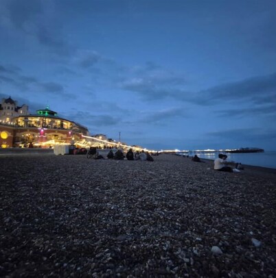 Seaside, 2 bedrooms, 5 people, + long stay