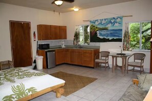 1 bedroom, desk, free WiFi, bed sheets