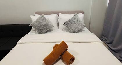 Room-bright and Cozy Escape With Plush T