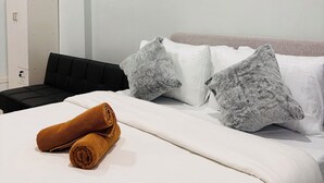 Rom, 1 soverom, balkong, bassengutsikt | 1 soverom