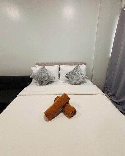 Room-bright and Cozy Escape With Plush T