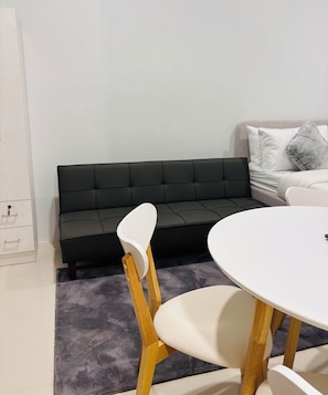Room, 1 Bedroom, Balcony, Pool View | Living room