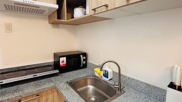 Condo, 1 Bedroom, Balcony | Interior