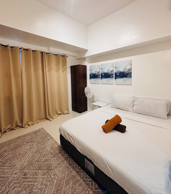 Condo, 1 Bedroom, Balcony - Elegant Room With Relaxing Ambiance (Iloilo)