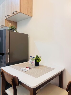 Condo, 1 Bedroom, Balcony | Dining