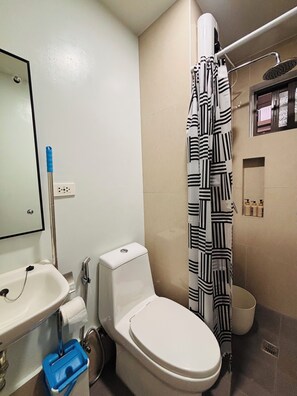 Rum - 1 sovrum - balkong | Badrum