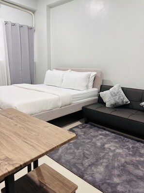 Room, 1 Bedroom, Balcony