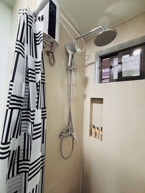 Room, 1 Bedroom, Balcony | Bathroom