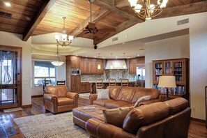 Smart TV, fireplace, books, computer monitors - Luxury 5 Bdrm 5 Bath Retreat, Gorgeous Red Mountain Views, Private Pool/Spa (Mesa)