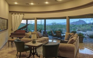 Interior - Luxury 5 Bdrm 5 Bath Retreat, Gorgeous Red Mountain Views, Private Pool/Spa (Mesa)