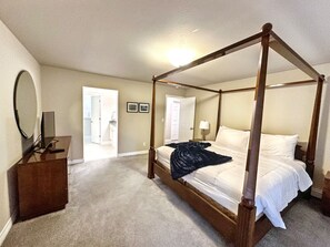 5 bedrooms, desk, iron/ironing board, WiFi