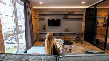 Deluxe Apartment, Park View | Soundproofing, iron/ironing board, free WiFi