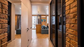 Deluxe Apartment, Park View | Soundproofing, iron/ironing board, free WiFi, bed sheets