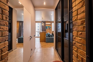 Deluxe Apartment, Park View | Soundproofing, iron/ironing board, free WiFi, bed sheets