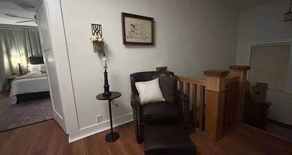 Collosal Craftsman-4 BR, 9 Beds-Sleeps 1 to 14!