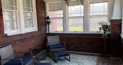 Collosal Craftsman-4 BR, 9 Beds-Sleeps 1 to 14!