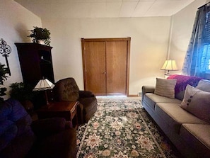 TV, fireplace, ping pong