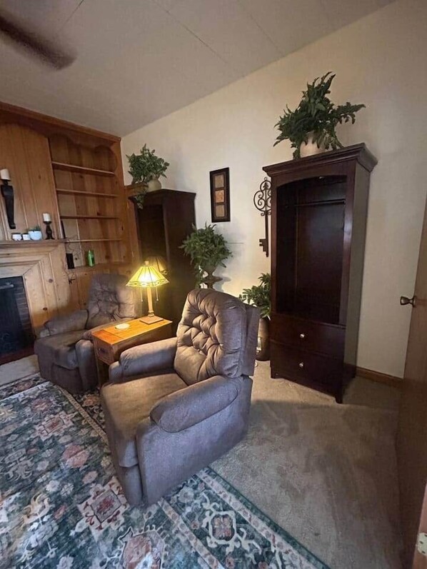 Unclassified image, 1 of 29, button