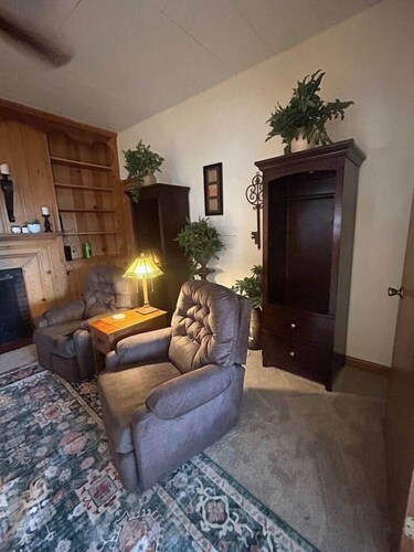 Collosal Craftsman-4 BR, 9 Beds-Sleeps 1 to 14!