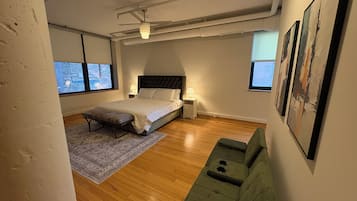 2 bedrooms, internet, bed sheets