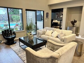 Smart TV - Silicon Valley ~3000sqft 4 bedrm 3 bath Nvidia/Meta/Tesla (Fremont)