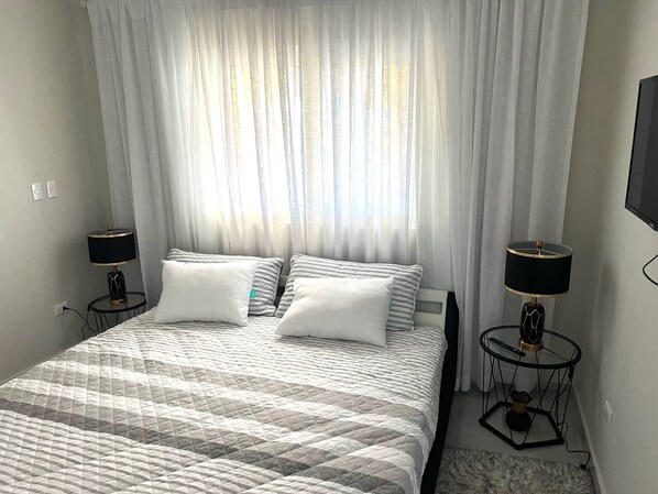 2 bedrooms, iron/ironing board, WiFi, bed sheets