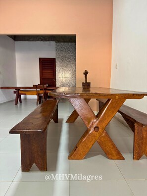 Basic Villa | Dining