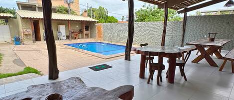 Basic Villa | Outdoor dining
