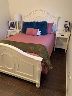 3 bedrooms, WiFi, bed sheets, wheelchair access