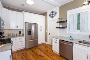 Paper towels - Historic Downtown Loft A (Pensacola)