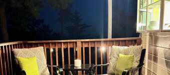 Quiet cabin in Idyllwild. Stunning Views, Cozy, Private, Pet and kid Friendly.