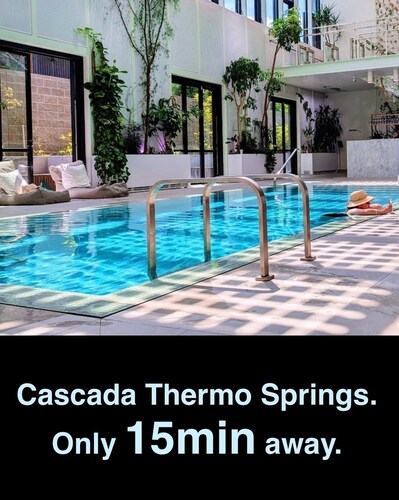 Downtown Charm Meets Waterfront Walk to Everything