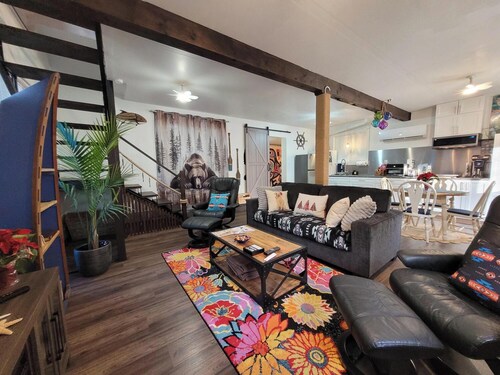 Nesting Ravens Cottage