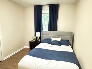 3 Schlafzimmer, Schreibtisch, Bügeleisen/Bügelbrett, kostenloses WLAN