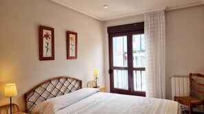 2 chambres, fer et planche Ă repasser, draps fournis