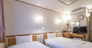 Twin Room, Smoking | Desk, free WiFi