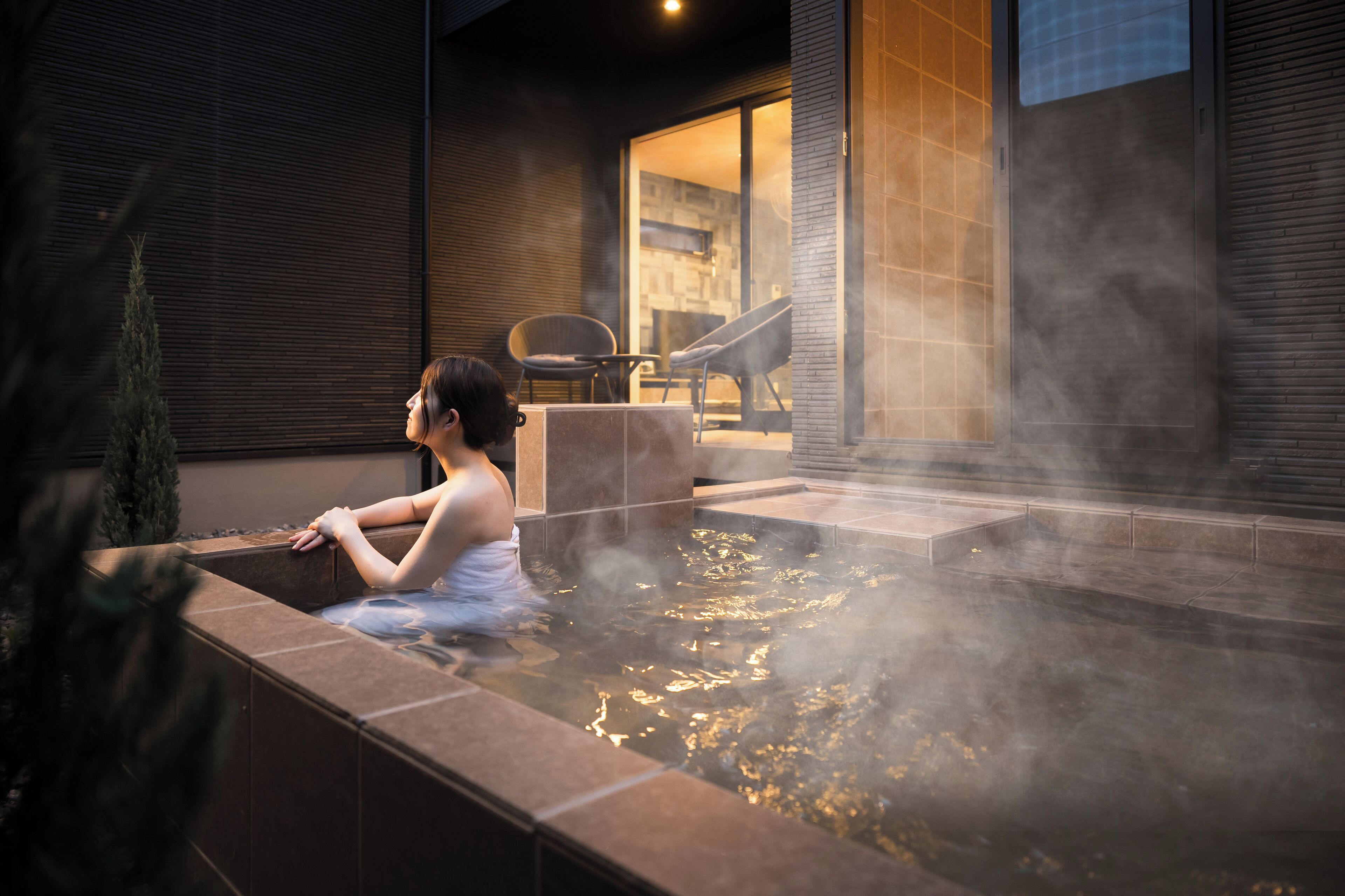 Deluxe Room, Balcony, Mountain View | Bathroom | Separate bathtub and shower, free toiletries, hair dryer, slippers