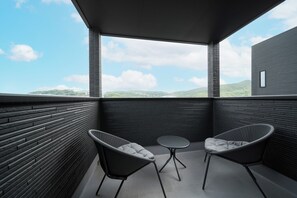 Deluxe Room, Balcony, Mountain View | Balcony