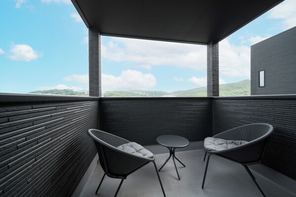 Deluxe Room, Balcony, Mountain View | Balcony