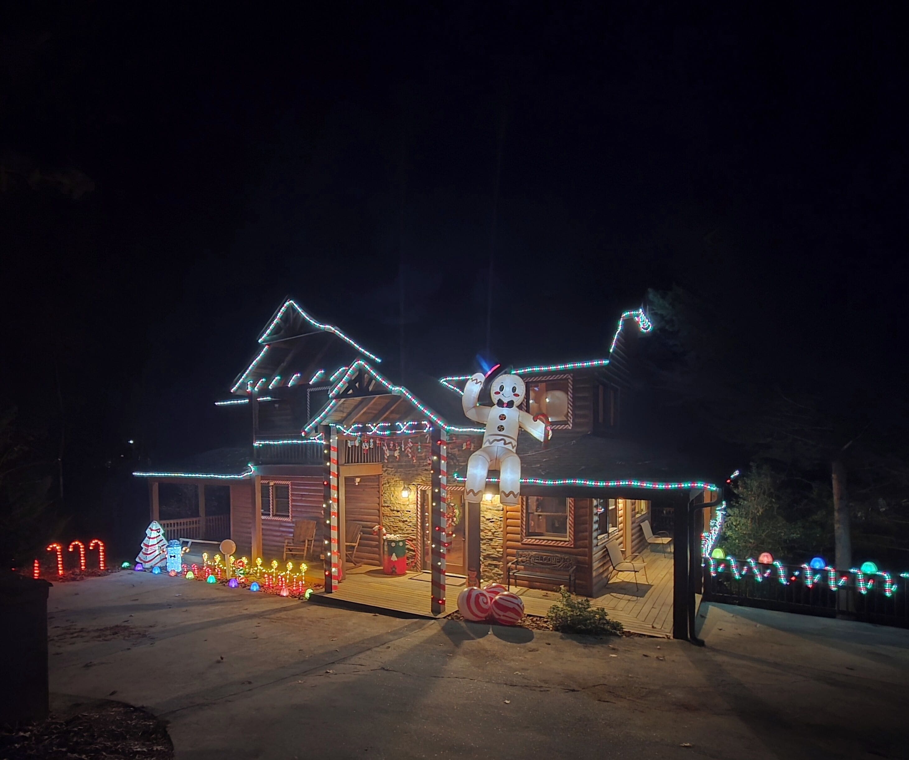 RosenHütte turns into a gingerbread house (GingerHutte) from Nov - Jan