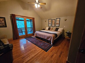 4 slaapkamers, een strijkplank/strijkijzer, wifi, beddengoed