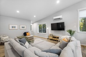 Smart TV, fireplace, table football, ping pong